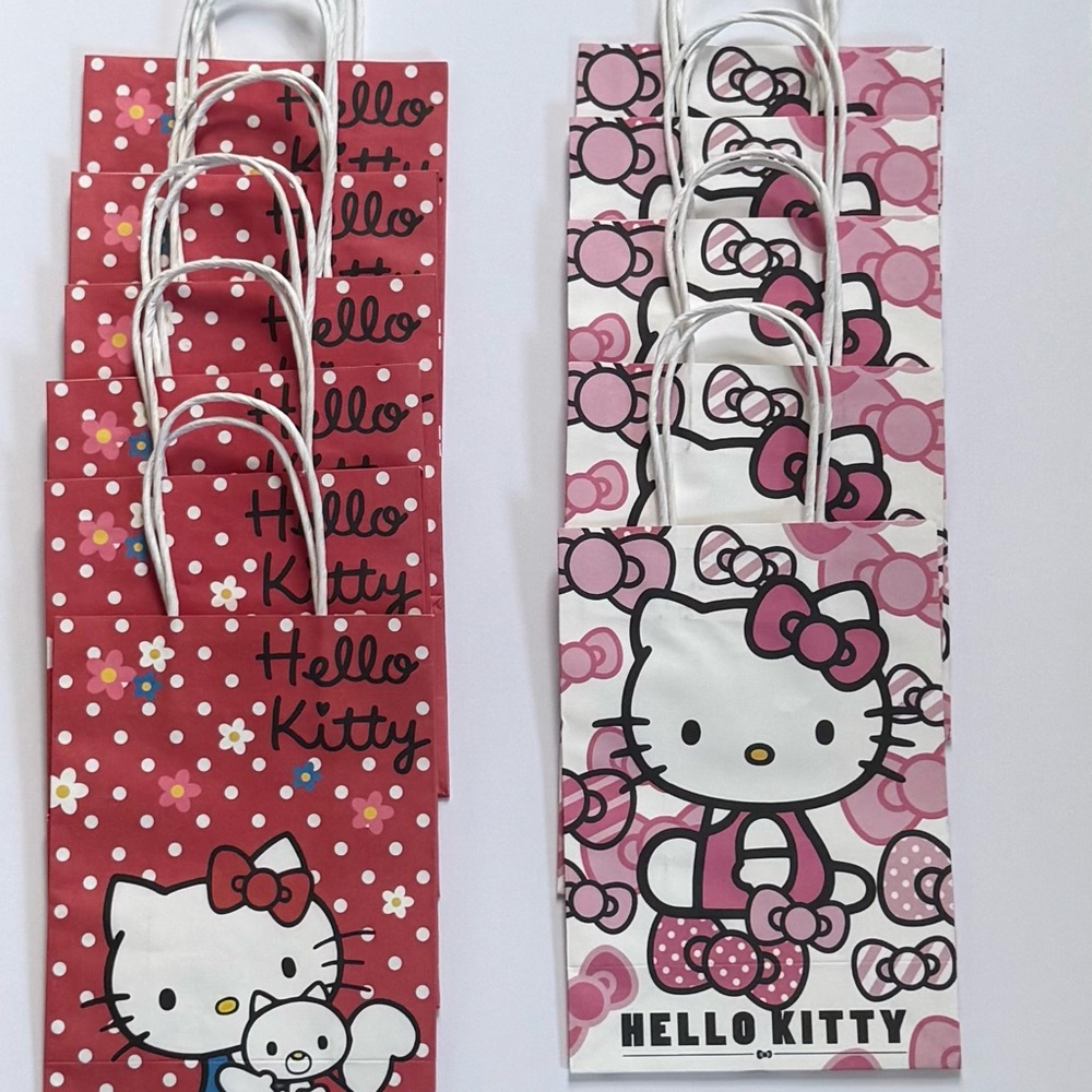 Hello Kitty Gift Bags Set - Picture 2 of 4